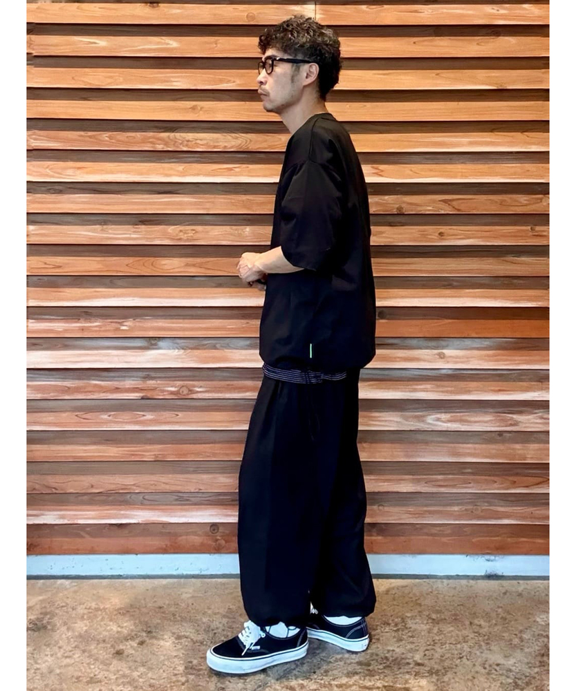 Air Room Products ネイビー ストレートパンツ (お値下げ済み) Air Room Products ネイビー ストレートパンツ (お値下げ済み)