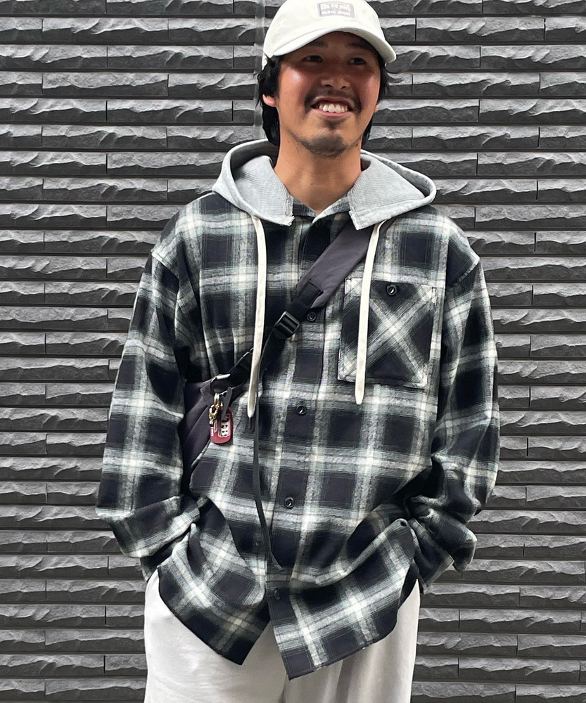 【店舗で人気】フード付きオーバーサイズチェックネルシャツ (大人のカジュアル/トレンド/軽量/楽な着心地/フェード感)