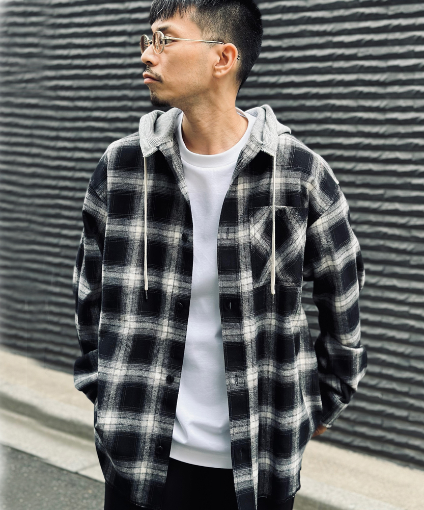【店舗で人気】フード付きオーバーサイズチェックネルシャツ (大人のカジュアル/トレンド/軽量/楽な着心地/フェード感)