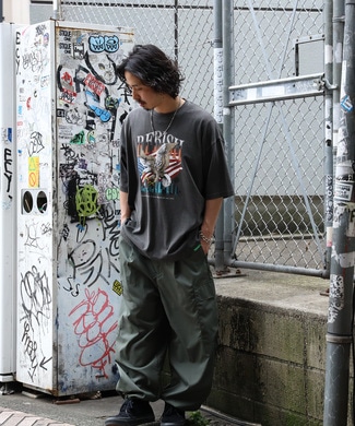 巷で話題の バイカーｔシャツ ジーンズセレクトショップ ライトオン