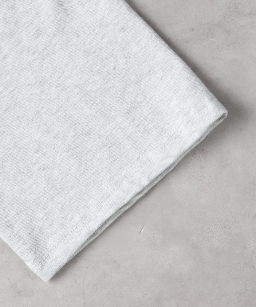 胸ロゴTシャツ(M ホワイト): トップス|Right-on公式オンライン 胸ロゴTシャツ(M ホワイト): トップス|Right-on公式オンライン