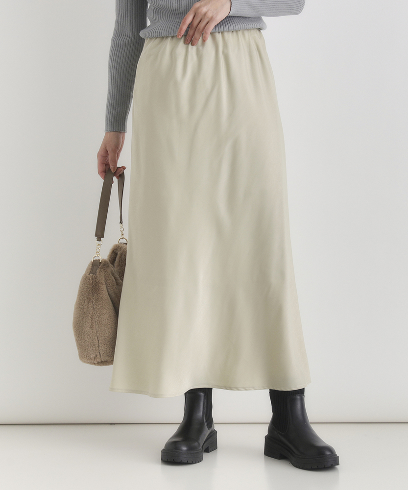 サテンナロースカート