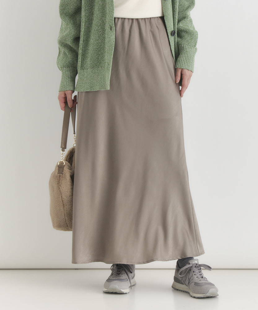 サテンナロースカート