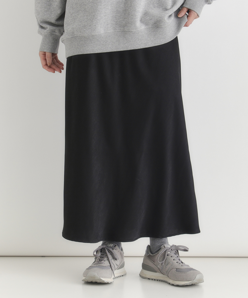 サテンナロースカート