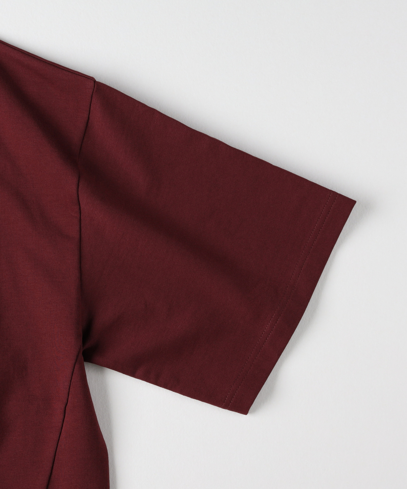 【新品同様】室内一度のみ着用！超美品！ 見た目は秋、機能は夏】「インレイ」ロゴTシャツ(接触冷感/UV