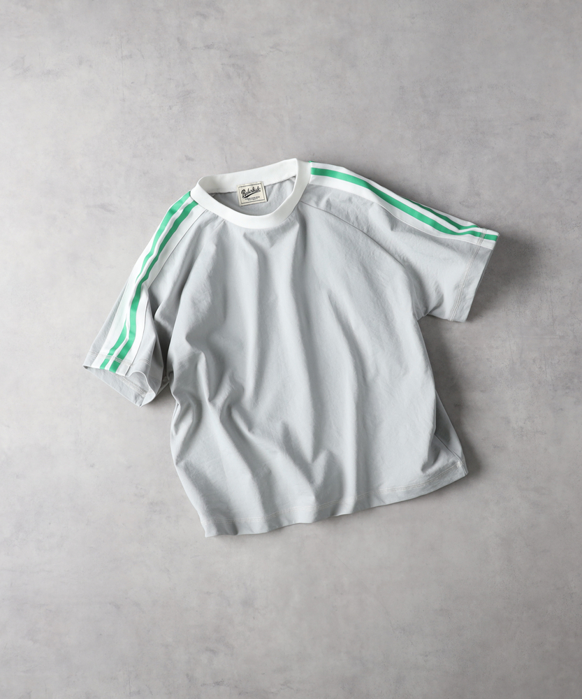 肩ラインＴシャツ