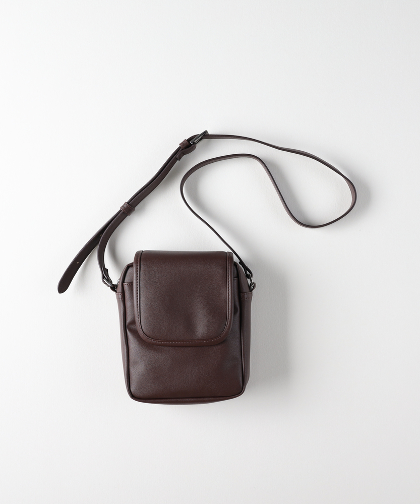 ベージュレザー ショルダーバッグ CELINE セリーヌ トリオスモール ショルダーバッグ レザー