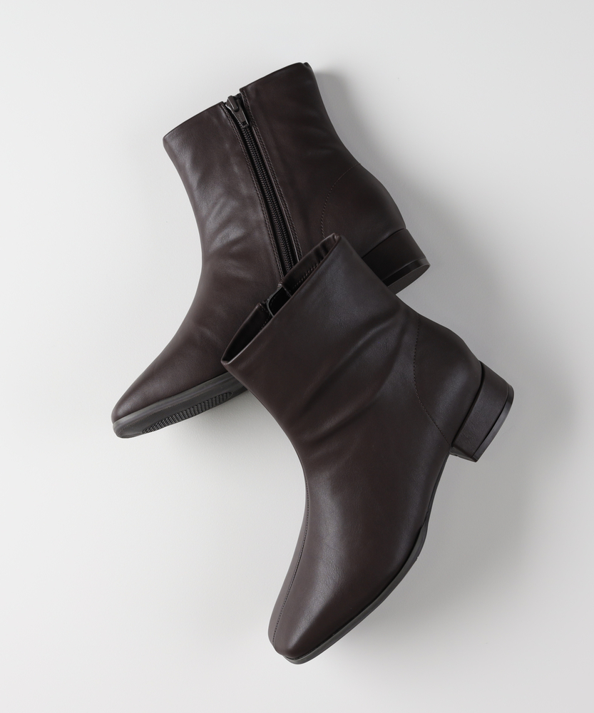 ローヒールブーツ